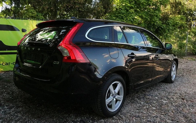 Volvo V60 cena 38900 przebieg: 233000, rok produkcji 2012 z Zalewo małe 379